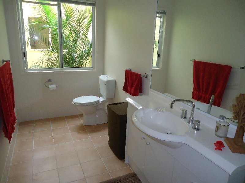 2/30 Birt Avenue, Surfers Paradise QLD 4217