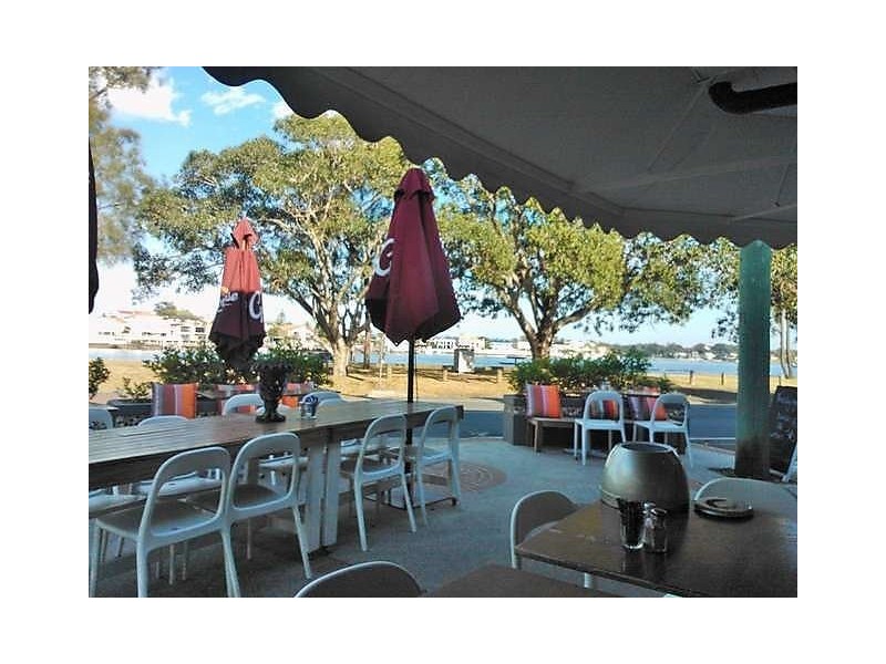 2/30 Birt Avenue, Surfers Paradise QLD 4217