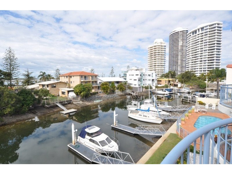 15/9 Madang Crescent, Runaway Bay QLD 4216