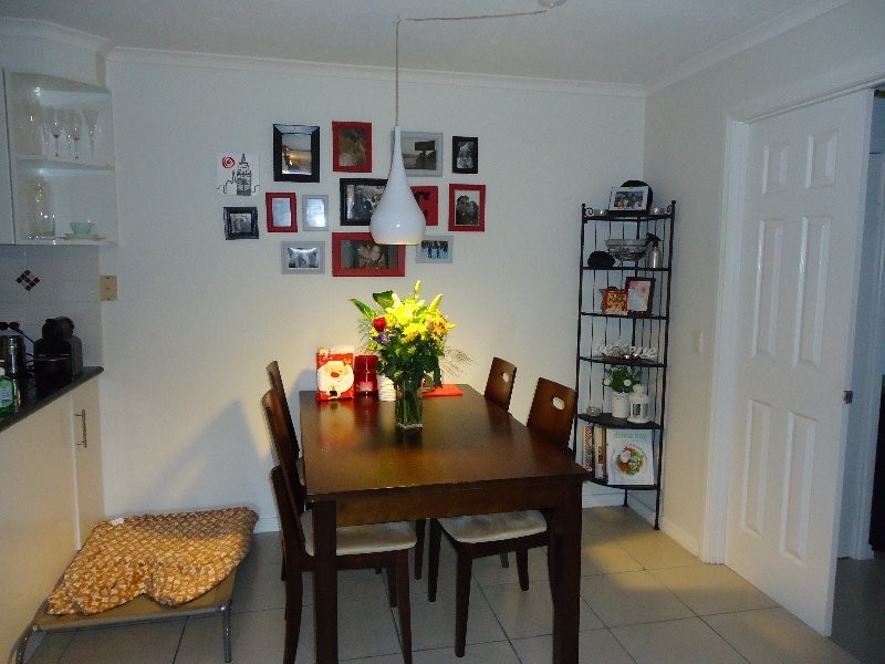 2/200 Olsen Avenue, Arundel QLD 4214