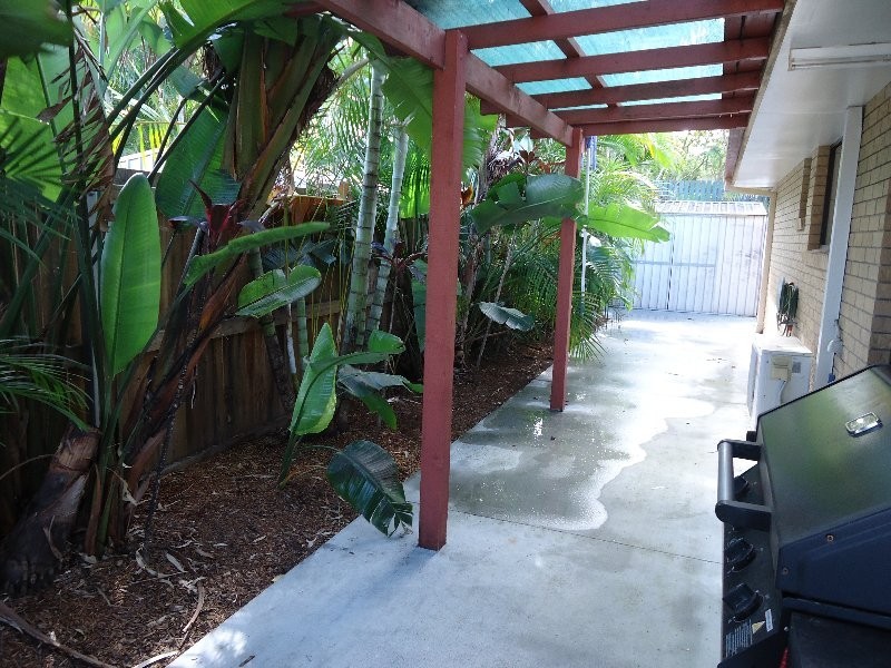 2/200 Olsen Avenue, Arundel QLD 4214