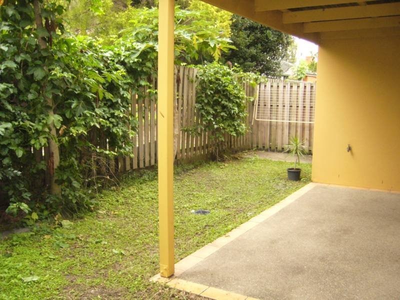 3/228 Queen Street, Southport QLD 4215