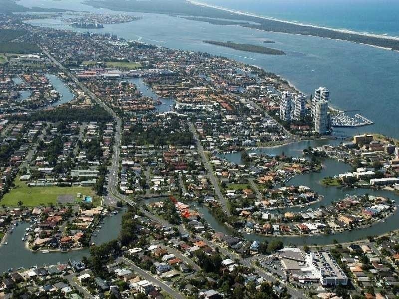 1/5 Perry Place, Biggera Waters QLD 4216