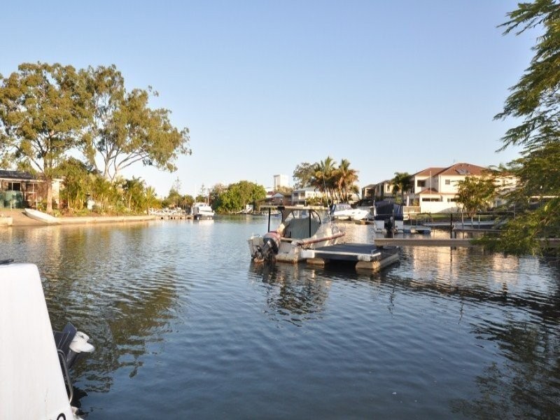 1/5 Perry Place, Biggera Waters QLD 4216