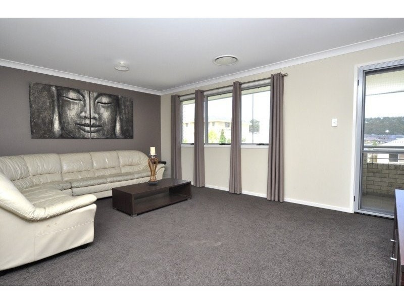 92 Wunburra Circle, Pacific Pines QLD 4211