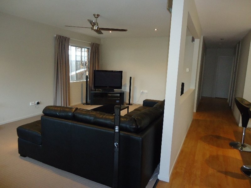 20 Goorawin Street, Runaway Bay QLD 4216