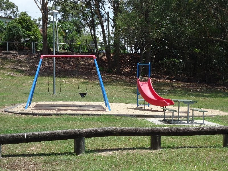 27 Merinda Court, Southport QLD 4215