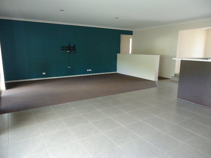 1 Lambert Drive, Maudsland QLD 4210