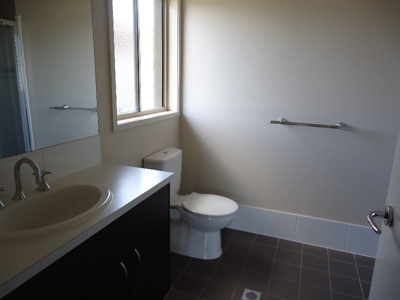 1 Lambert Drive, Maudsland QLD 4210