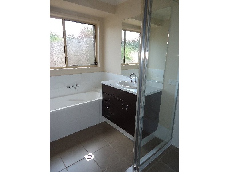 1 Lambert Drive, Maudsland QLD 4210