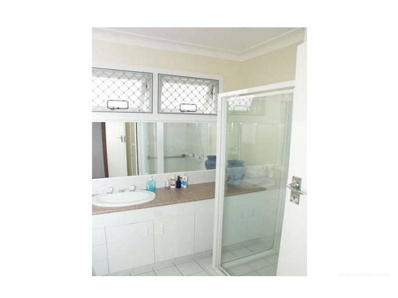 21 Cawthray Street, Biggera Waters QLD 4216