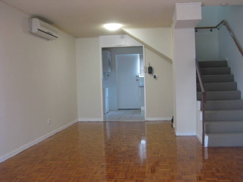 10/14 Central Street, Labrador QLD 4215