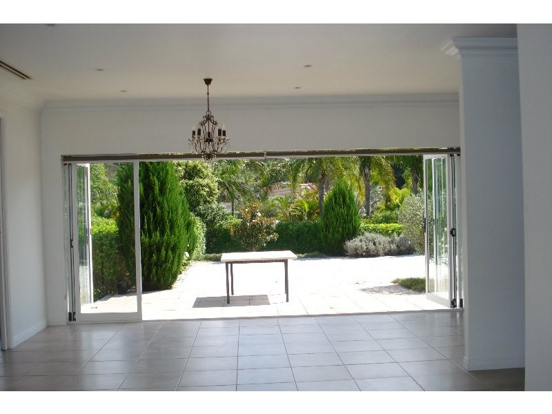 16 Tamworth Drive, Helensvale QLD 4212