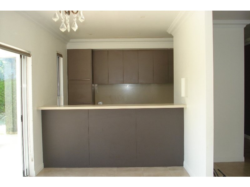 16 Tamworth Drive, Helensvale QLD 4212