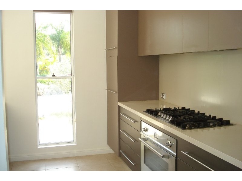 16 Tamworth Drive, Helensvale QLD 4212