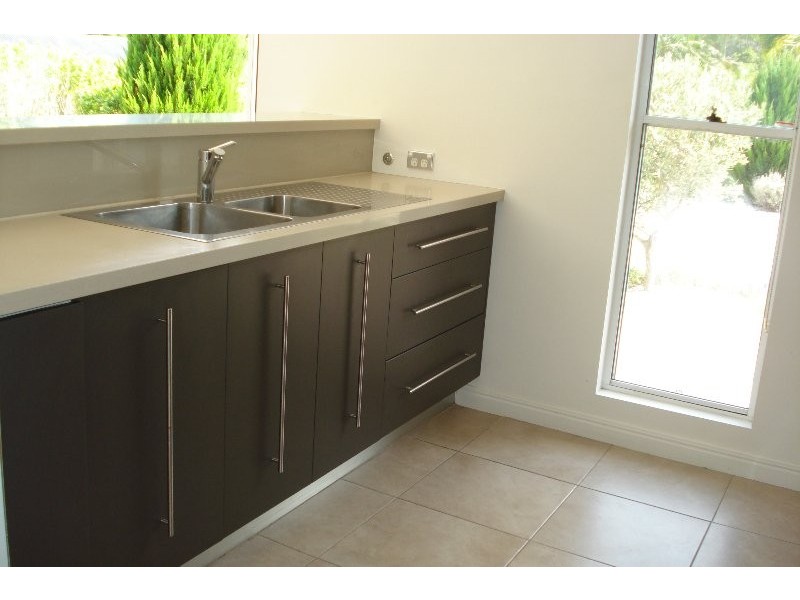 16 Tamworth Drive, Helensvale QLD 4212