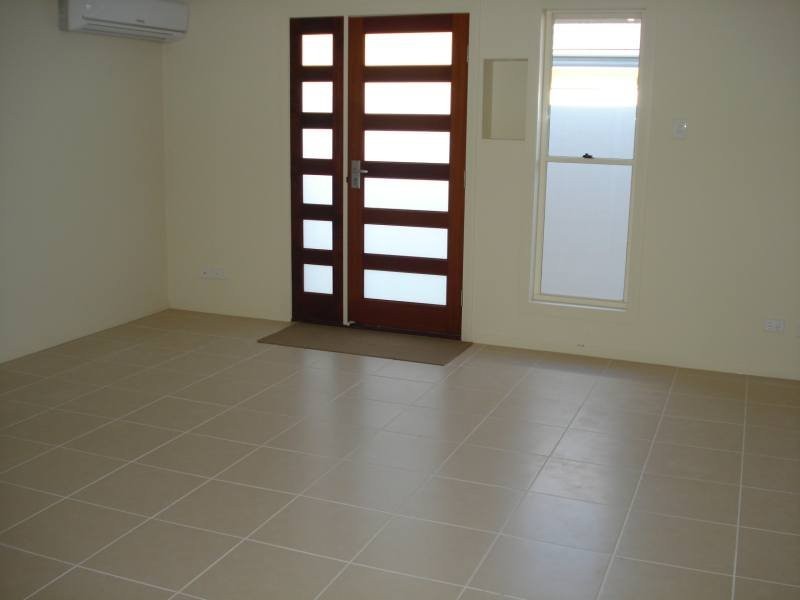 1/27 Drake Avenue, Paradise Point QLD 4216