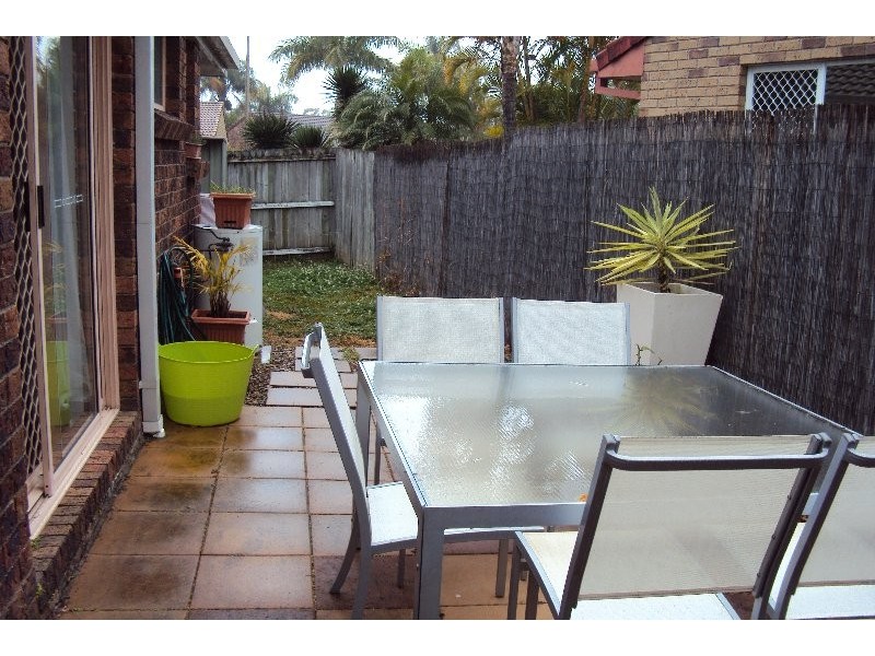 1/5 Melanie Place, Labrador QLD 4215