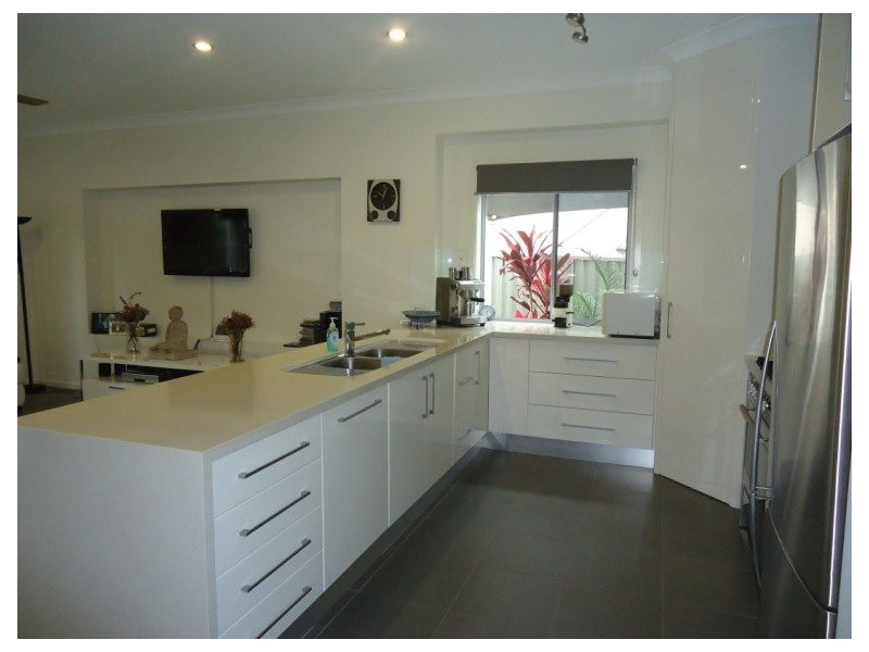 2/26 Gordon Street, Labrador QLD 4215