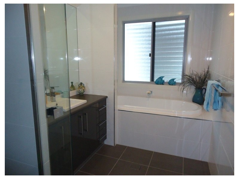 2/26 Gordon Street, Labrador QLD 4215