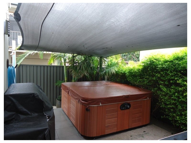 2/26 Gordon Street, Labrador QLD 4215