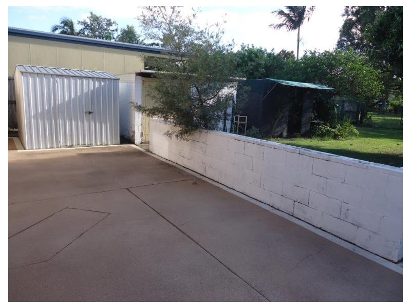 33 Mungera Street, Runaway Bay QLD 4216