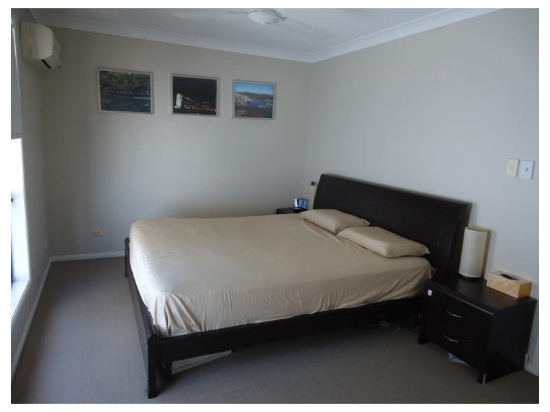 1/15 Gemma Glade, Labrador QLD 4215