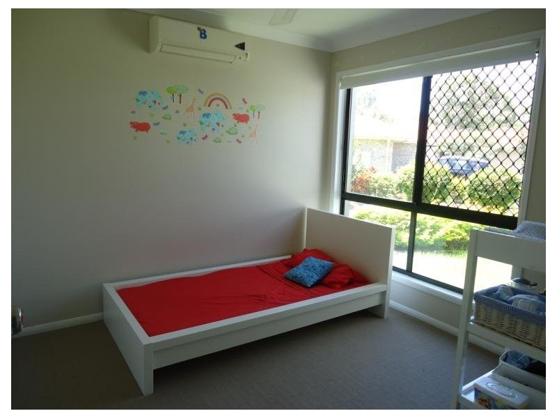 1/15 Gemma Glade, Labrador QLD 4215