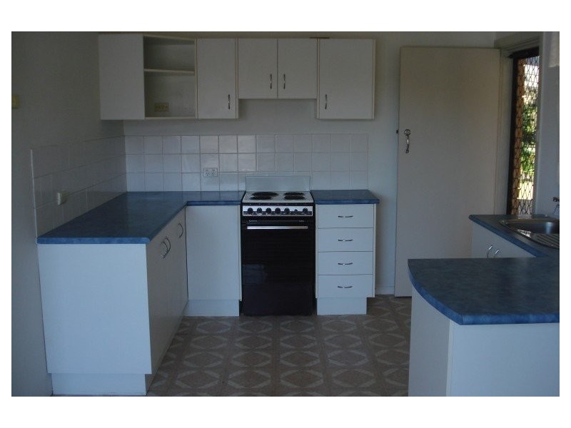 42 Errol Avenue, Paradise Point QLD 4216