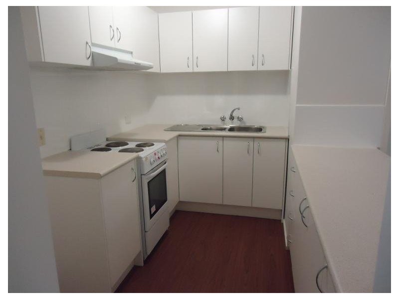 2/107a Frank Street, Labrador QLD 4215