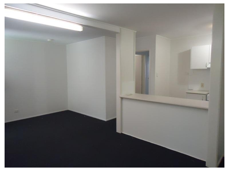 2/107a Frank Street, Labrador QLD 4215