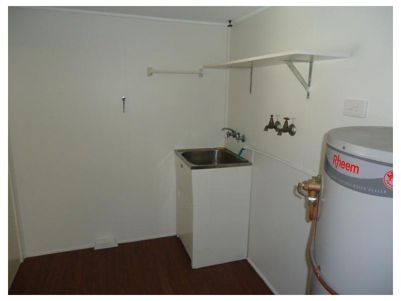 2/107a Frank Street, Labrador QLD 4215