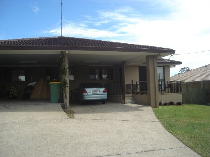 1/215 Central Street, Labrador QLD 4215