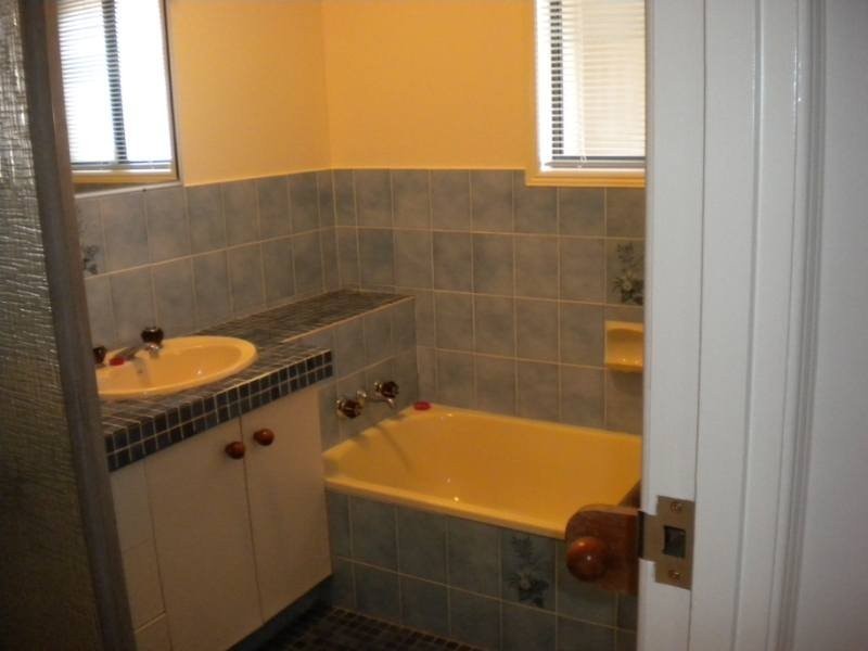 1/215 Central Street, Labrador QLD 4215