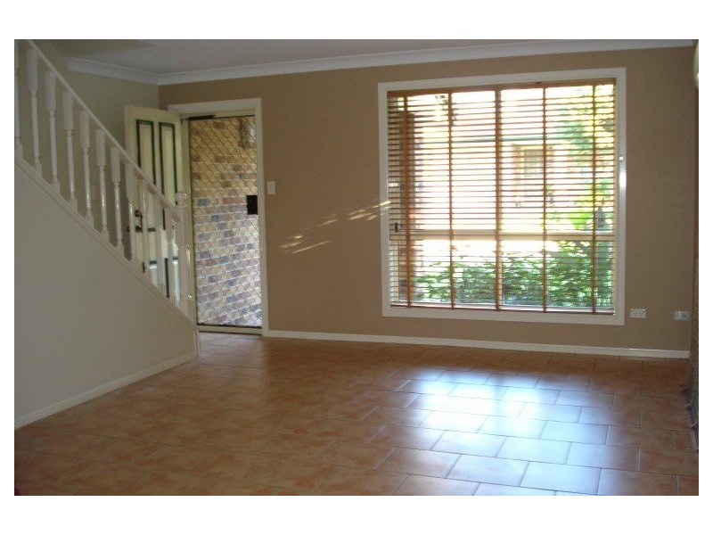 4/33 Government Road, Labrador QLD 4215