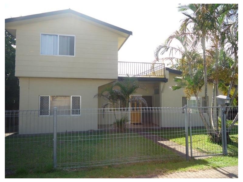 4 Allden Avenue, Labrador QLD 4215