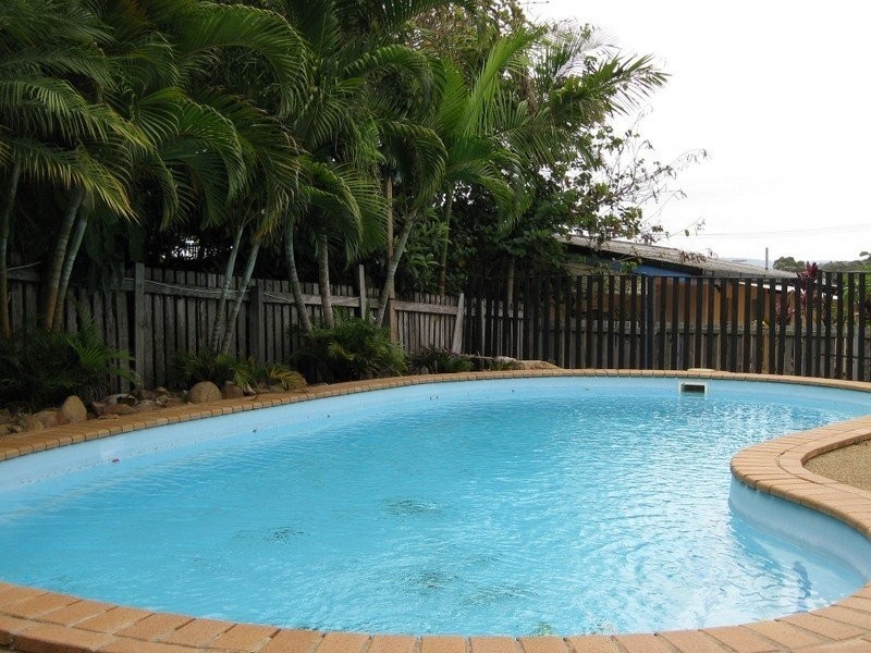4 Allden Avenue, Labrador QLD 4215
