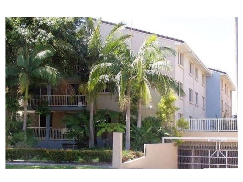 2/111 Frank Street, Labrador QLD 4215