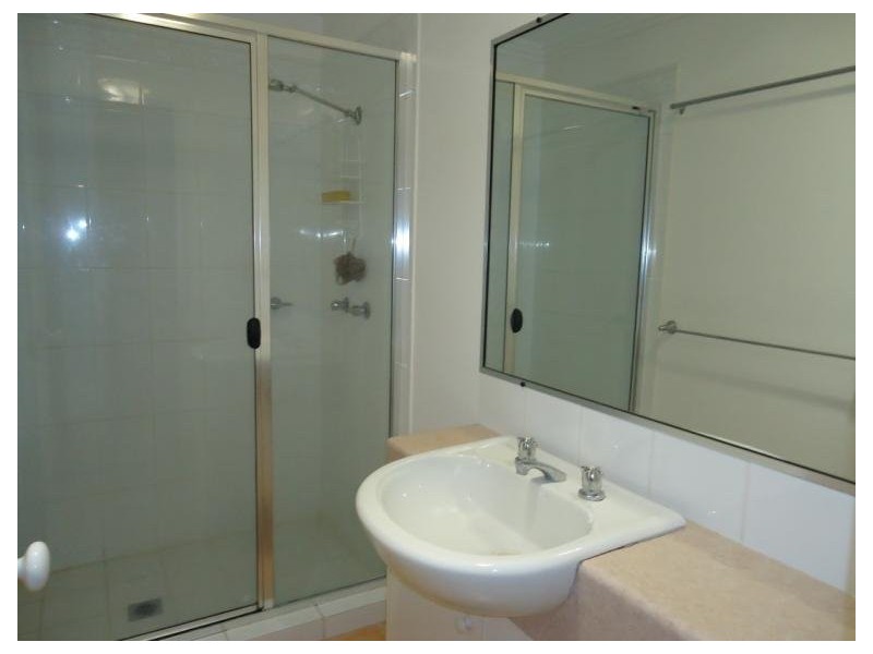 2/3 Bradford Street, Labrador QLD 4215