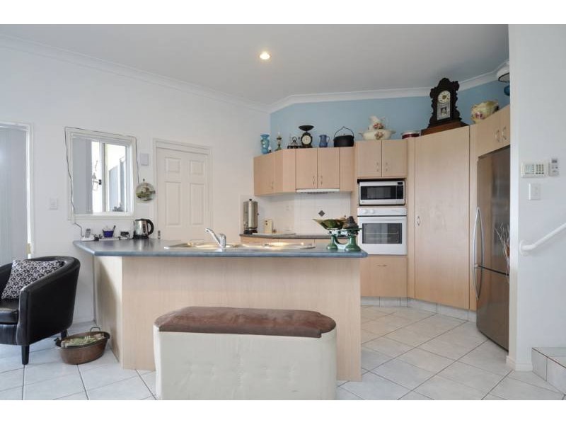 24 Manra Way, Pacific Pines QLD 4211