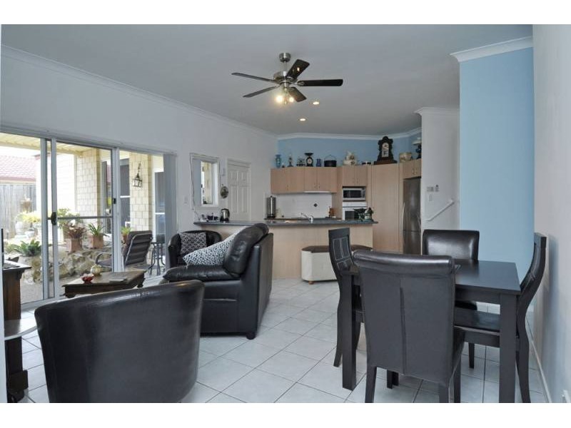 24 Manra Way, Pacific Pines QLD 4211