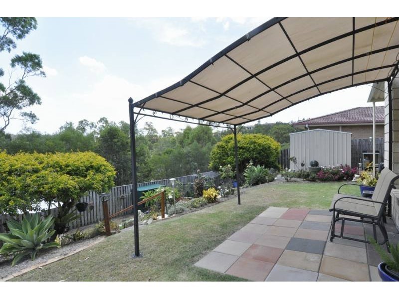 24 Manra Way, Pacific Pines QLD 4211