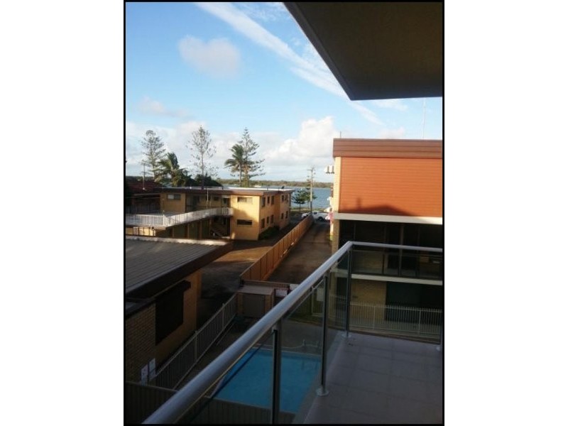 4/3 Brighton Street, Biggera Waters QLD 4216