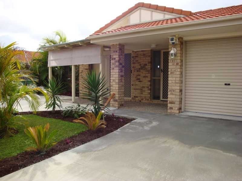 1/1 Gemma Glade, Labrador QLD 4215