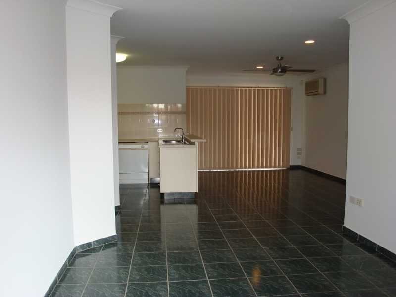 1/1 Gemma Glade, Labrador QLD 4215