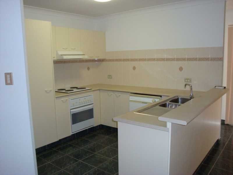 1/1 Gemma Glade, Labrador QLD 4215