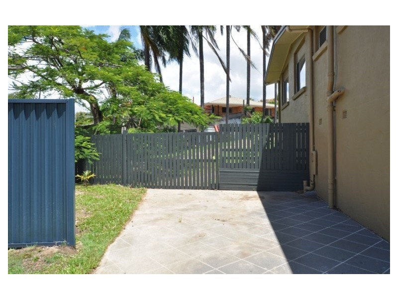 56 Kindra Avenue, Southport QLD 4215