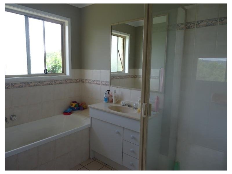 12 Guy Lane, Oxenford QLD 4210