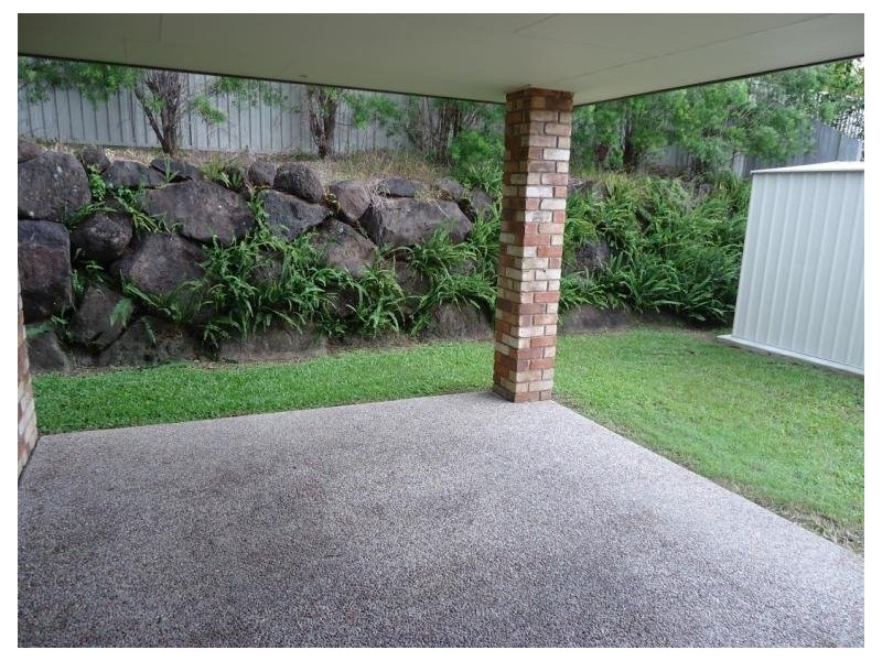 93 Crestwood Drive, Molendinar QLD 4214