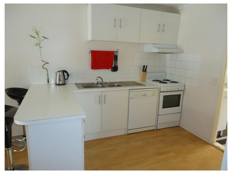 2/5 Orkney Place, Labrador QLD 4215